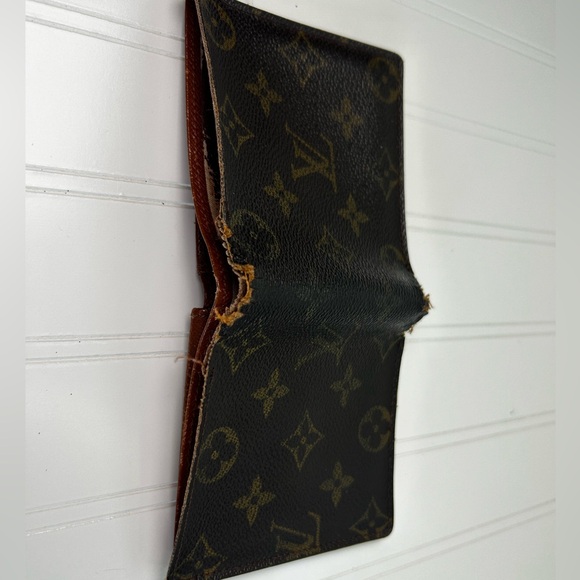 Louis Vuitton Multiple Pocket Wallet - Picture 8 of 16